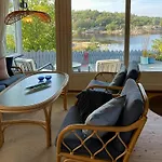 Sea With Swimming Cove By Edholmen Marina 度假居
