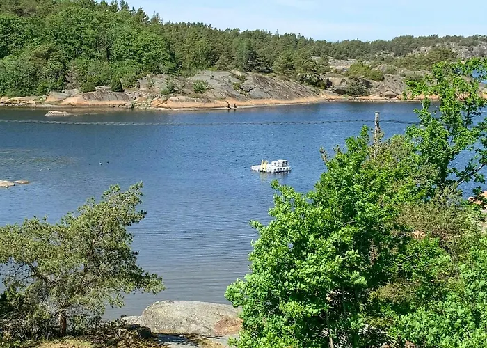 Sea With Swimming Cove By Edholmen Marina 別荘